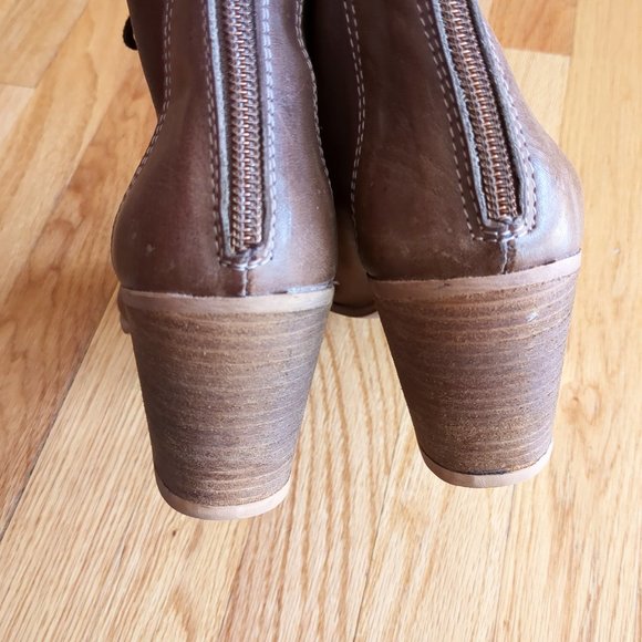 [SOLD] Felmini Soft Pebbled Leather Lace Up Peep Toe Portugal Block Heel Bootie - Picture 5 of 16